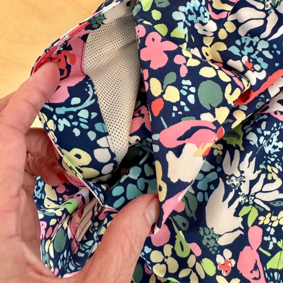 Crown & Ivy - Vibrant Floral Men's Athletic/ Swim Shorts - Size: Medium - Picture 4 of 8
